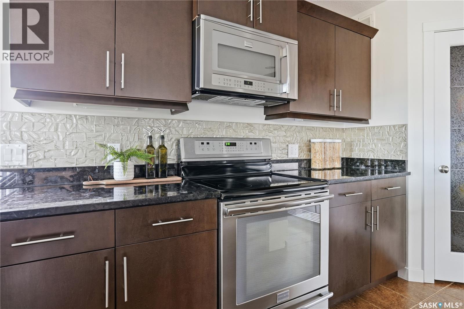 4128 Green Willow Terrace E, Regina, SK - Indoor Photo Showing Kitchen