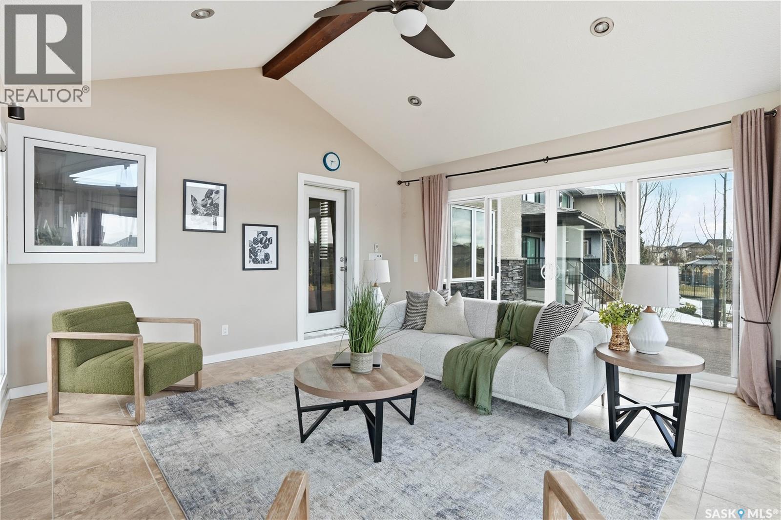 4128 Green Willow Terrace E, Regina, SK - Indoor Photo Showing Living Room
