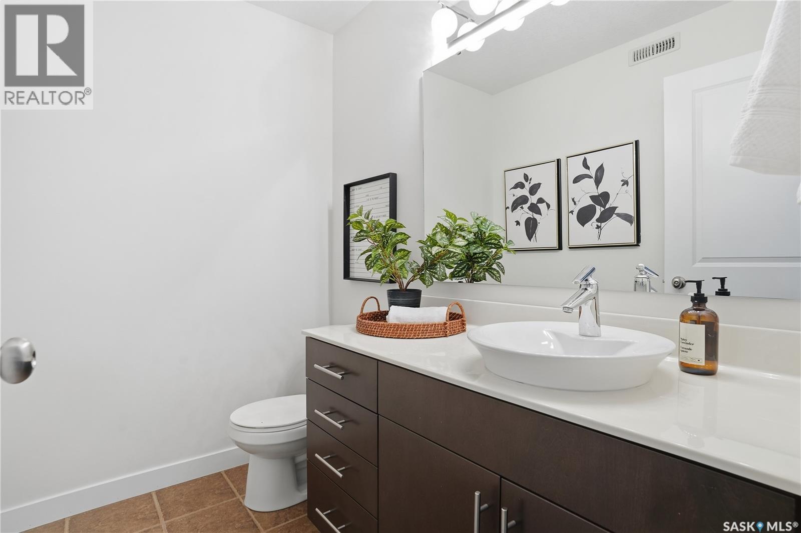 4128 Green Willow Terrace E, Regina, SK - Indoor Photo Showing Bathroom