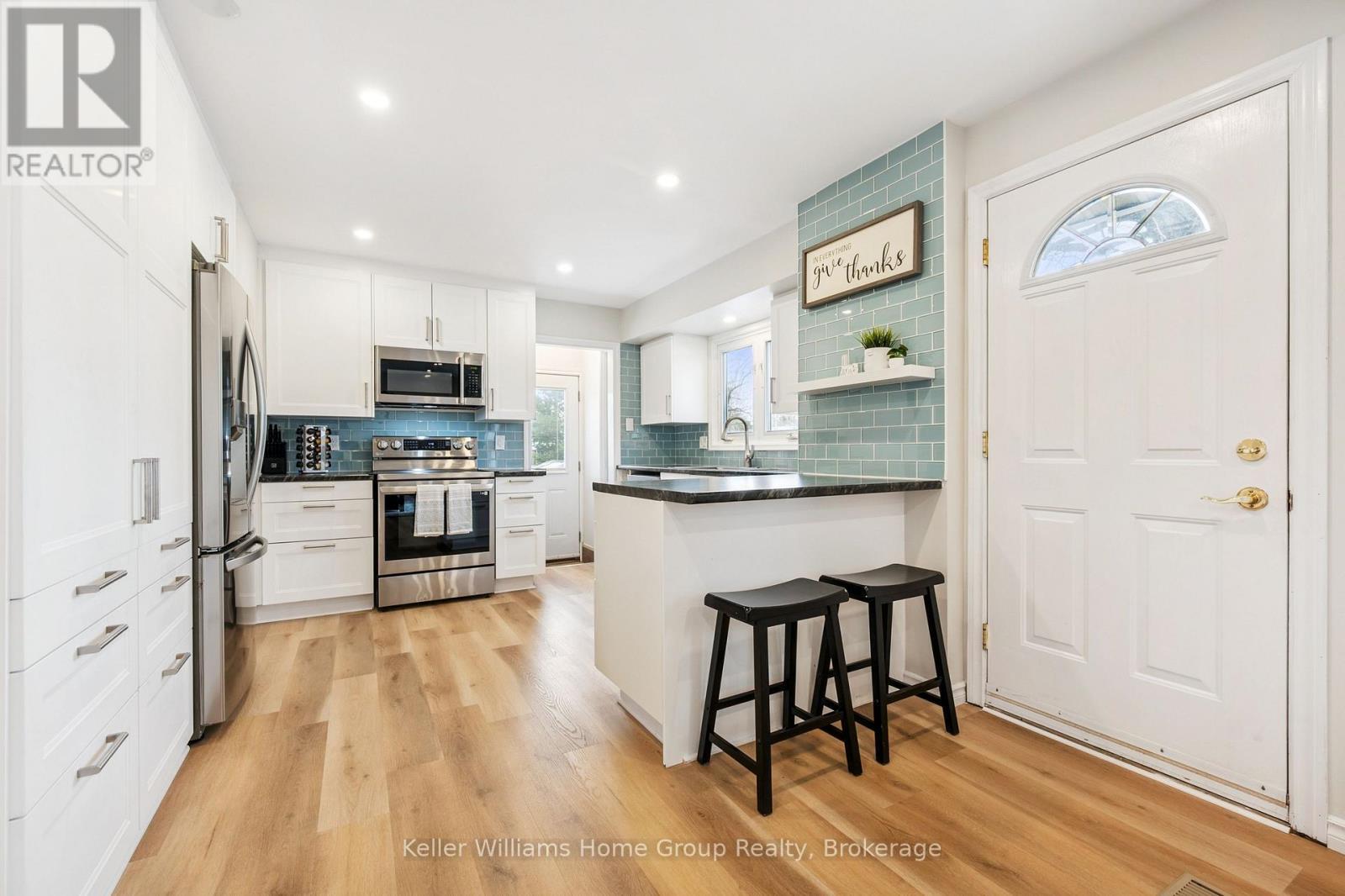 23 Hastings Boulevard, Guelph (Grange Road), ON - Indoor Photo Showing Kitchen