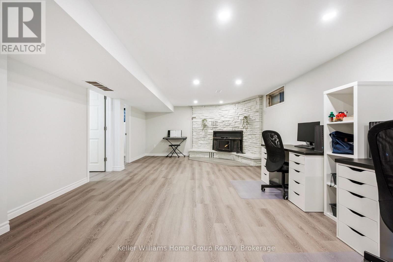 Rec Room - 23 Hastings Boulevard, Guelph (Grange Road), ON - Indoor