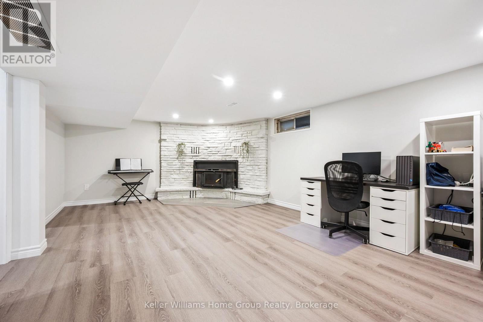 23 Hastings Boulevard, Guelph (Grange Road), ON - Indoor