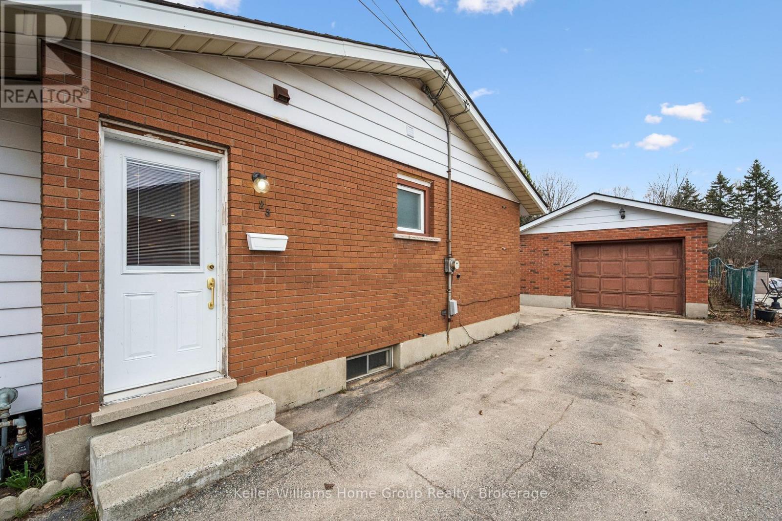 23 Hastings Boulevard, Guelph (Grange Road), ON - Outdoor With Exterior