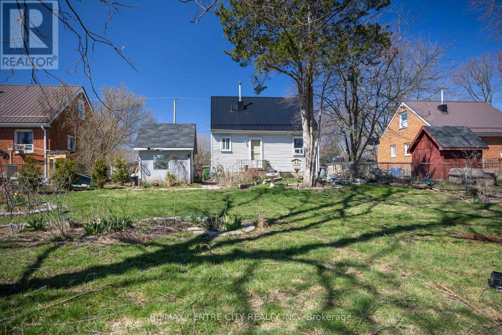 64 Dunkirk Drive, St. Thomas, ON - Outdoor