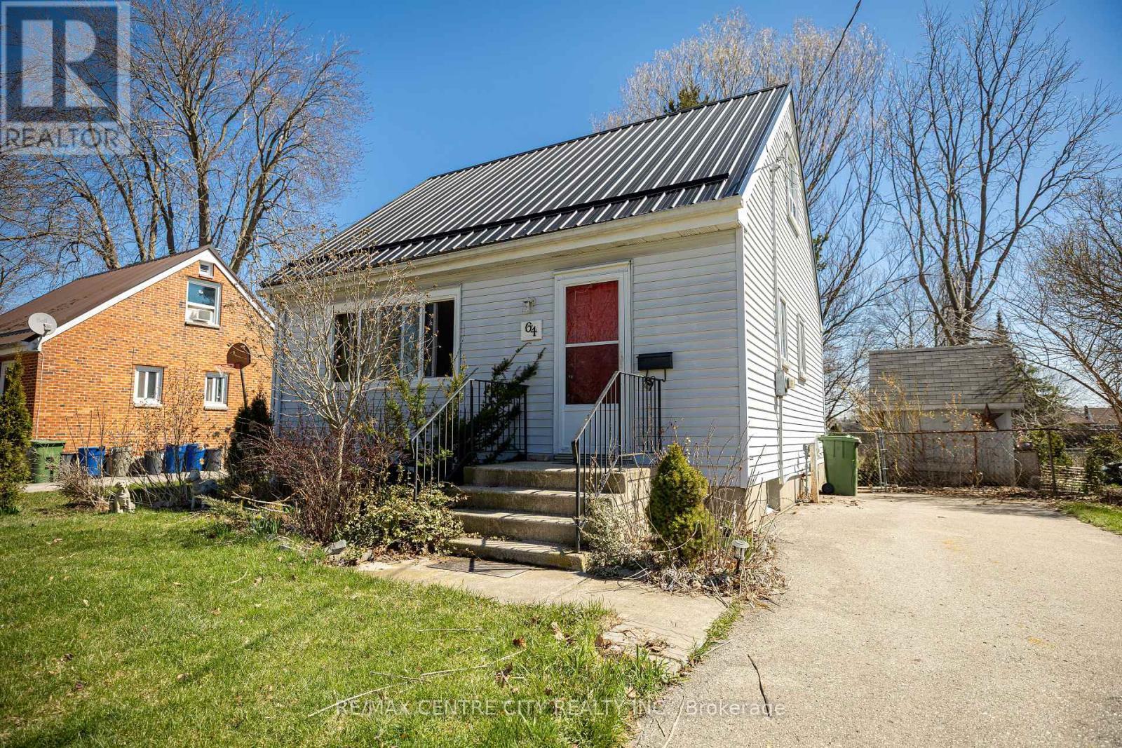 64 Dunkirk Drive, St. Thomas, ON - Outdoor