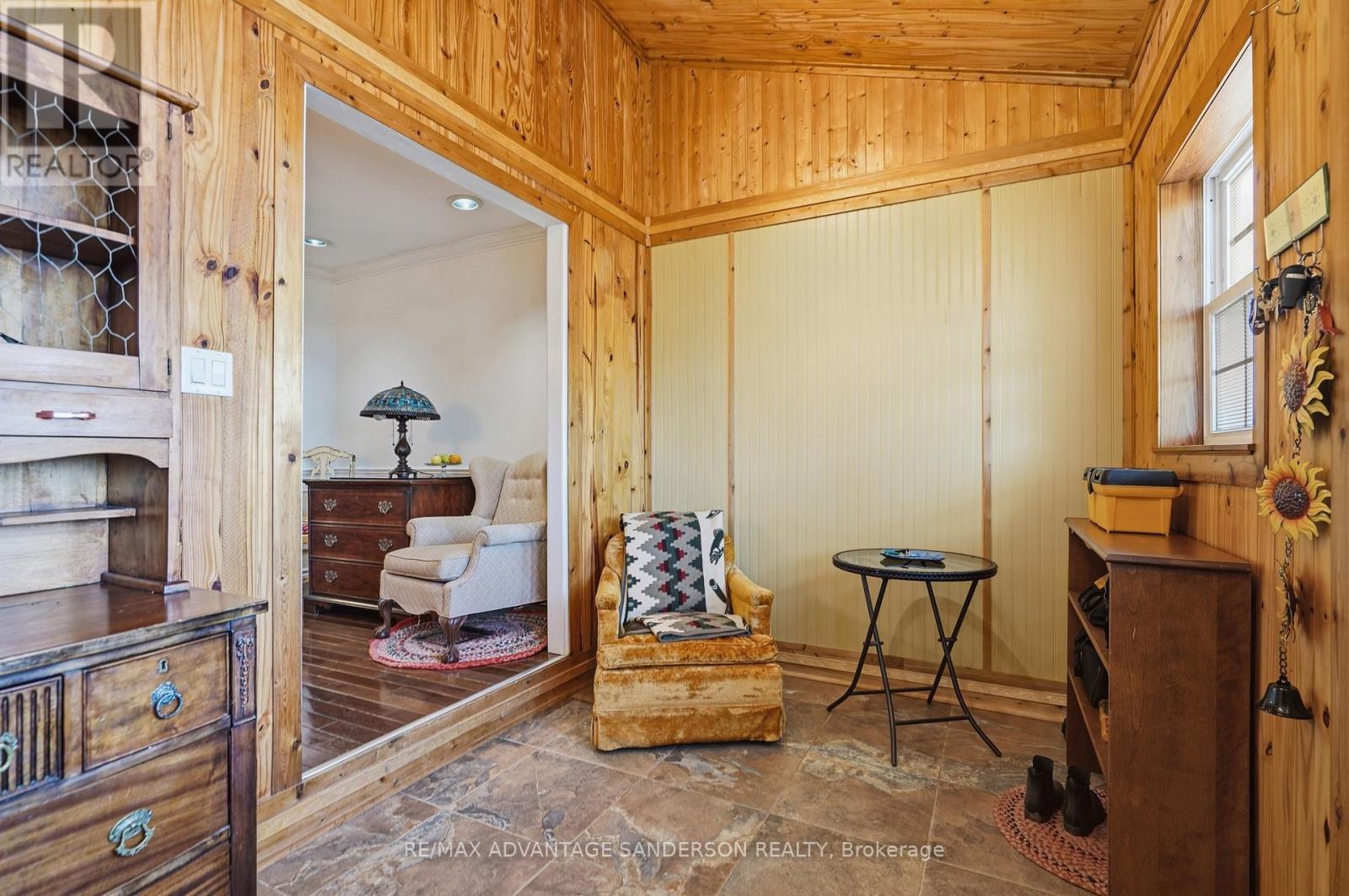 22476 Coldstream Road, Middlesex Centre, ON - Indoor Photo Showing Other Room