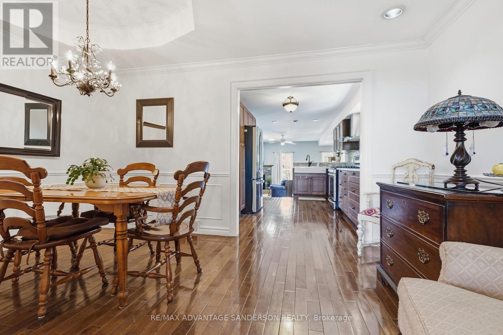 22476 Coldstream Road, Middlesex Centre, ON - Indoor Photo Showing Dining Room