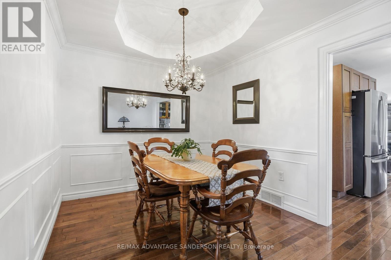 22476 Coldstream Road, Middlesex Centre, ON - Indoor Photo Showing Dining Room