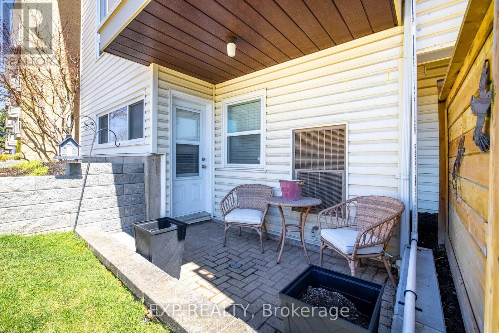 Private patio - 120 - 78 Roehampton Avenue, St. Catharines (Carlton/Bunting), ON - Outdoor With Deck Patio Veranda With Exterior