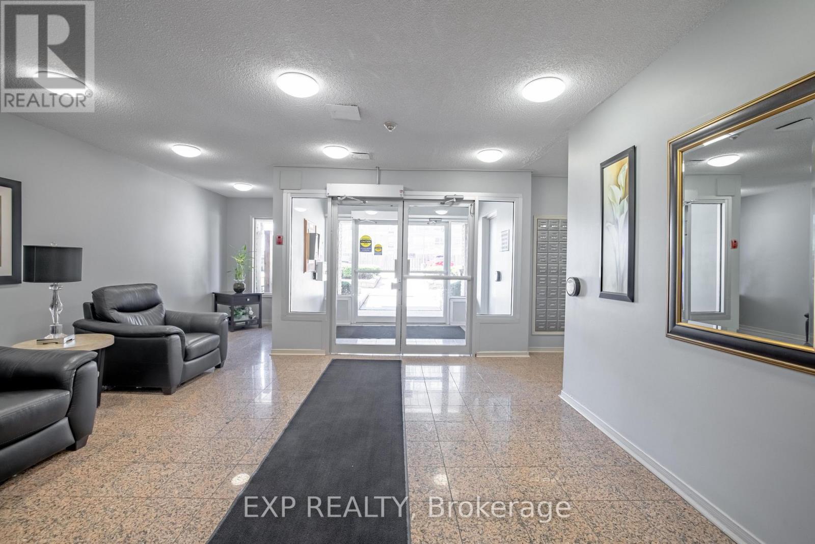 120 - 78 Roehampton Avenue, St. Catharines (Carlton/Bunting), ON - Indoor Photo Showing Other Room