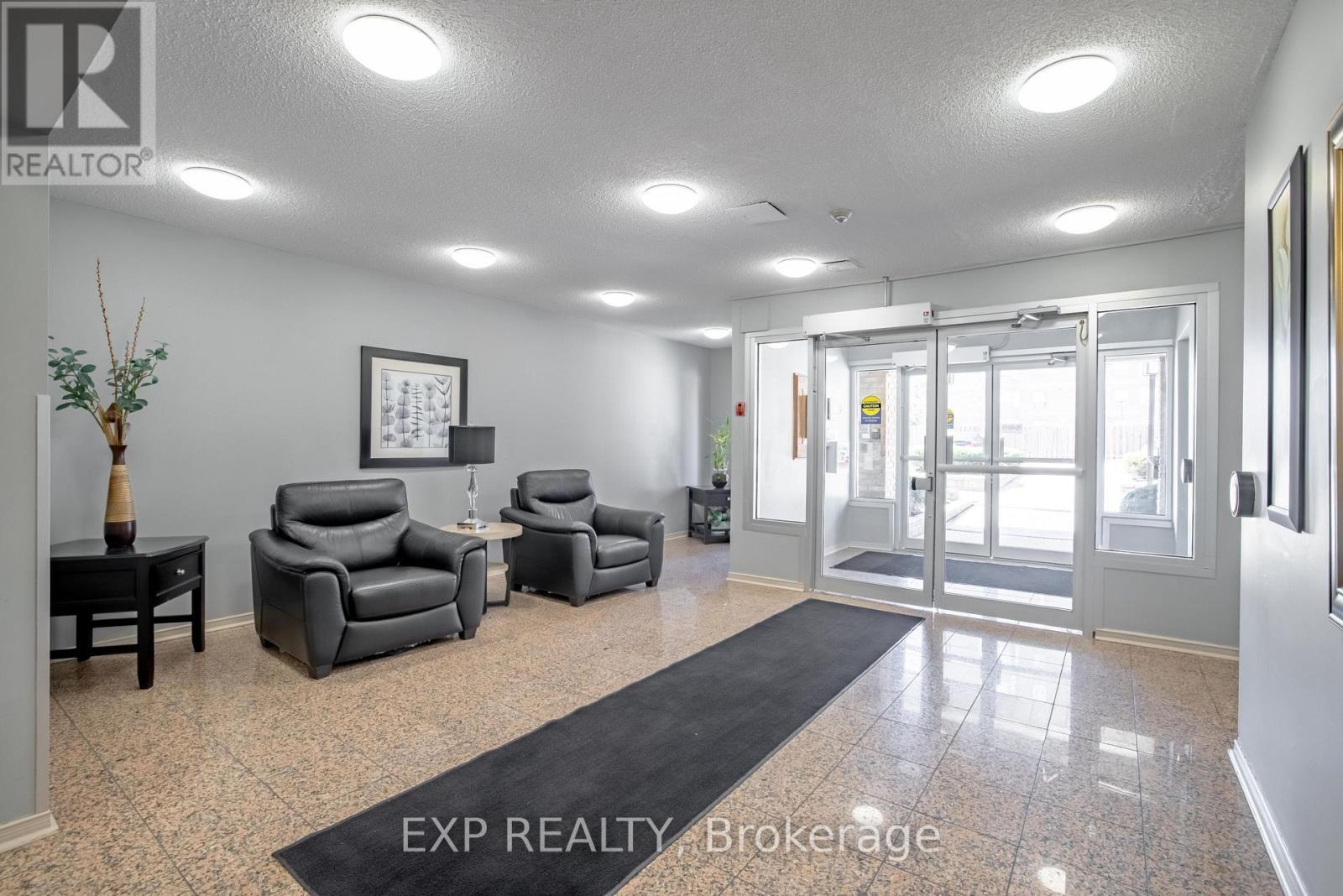 120 - 78 Roehampton Avenue, St. Catharines (Carlton/Bunting), ON - Indoor Photo Showing Other Room
