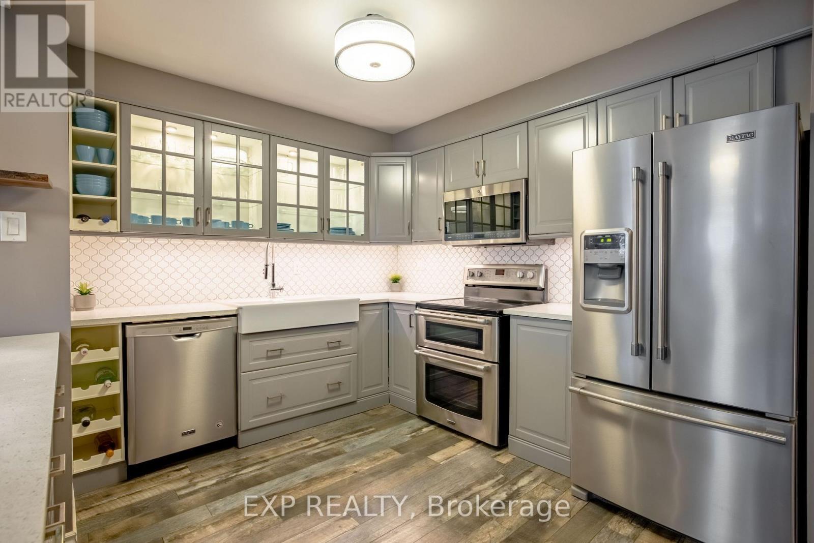 120 - 78 Roehampton Avenue, St. Catharines (Carlton/Bunting), ON - Indoor Photo Showing Kitchen