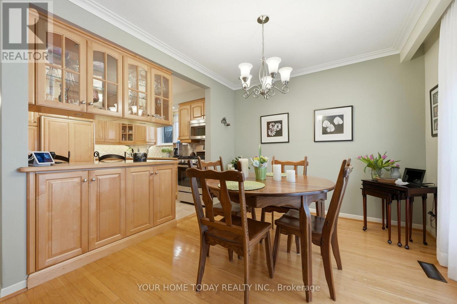 51 Faludon Drive, Halton Hills, ON - Indoor Photo Showing Dining Room