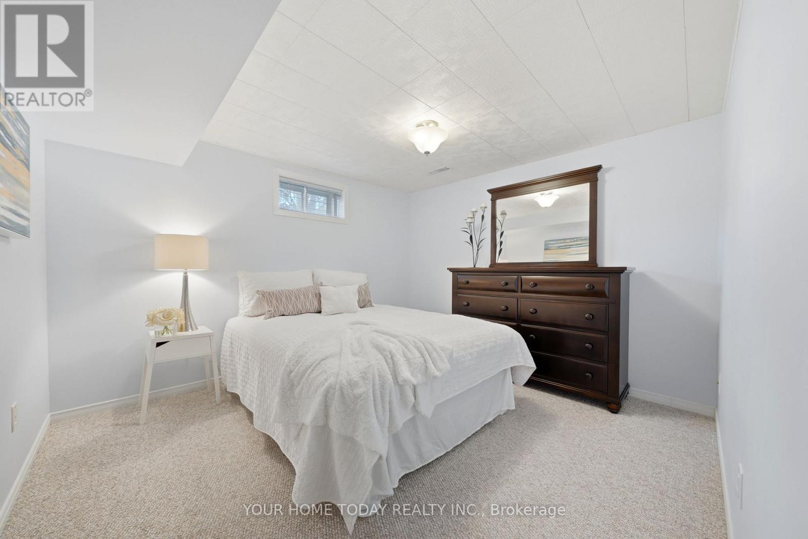 51 Faludon Drive, Halton Hills, ON - Indoor Photo Showing Bedroom