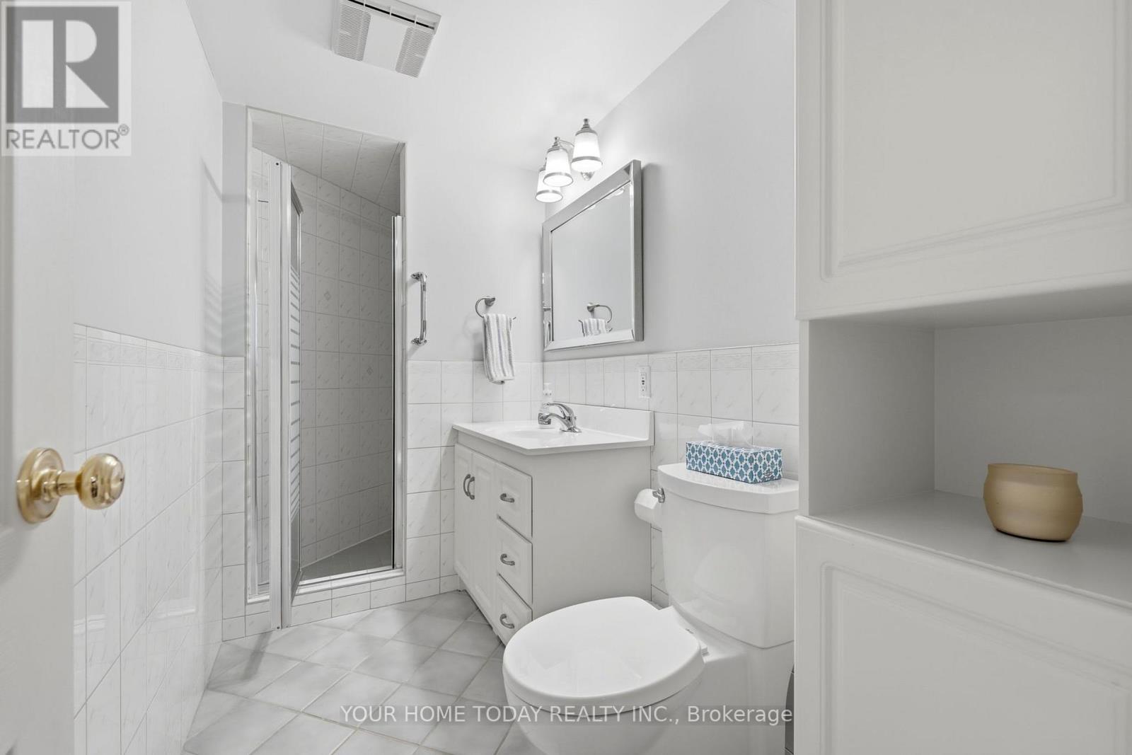 51 Faludon Drive, Halton Hills, ON - Indoor Photo Showing Bathroom
