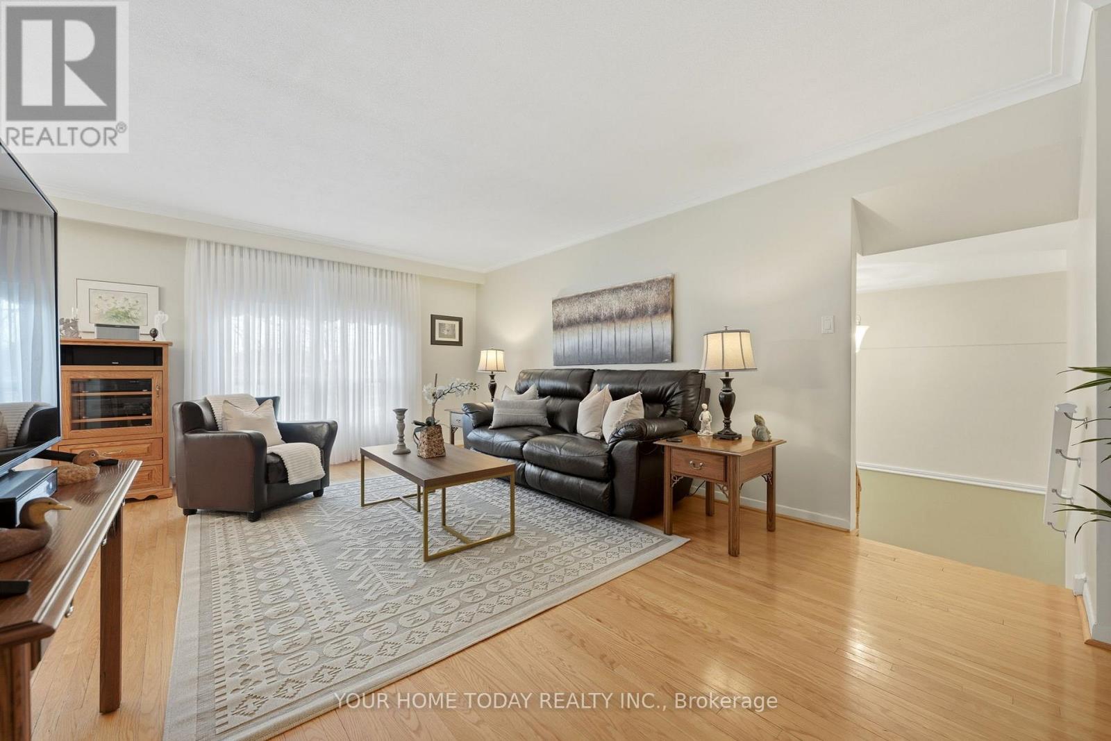 51 Faludon Drive, Halton Hills, ON - Indoor Photo Showing Living Room