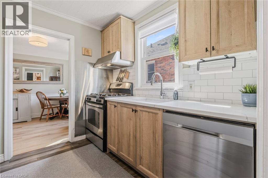 43 Woodbridge Road, Hamilton, ON - Indoor Photo Showing Kitchen