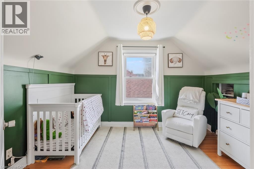 43 Woodbridge Road, Hamilton, ON - Indoor Photo Showing Bedroom