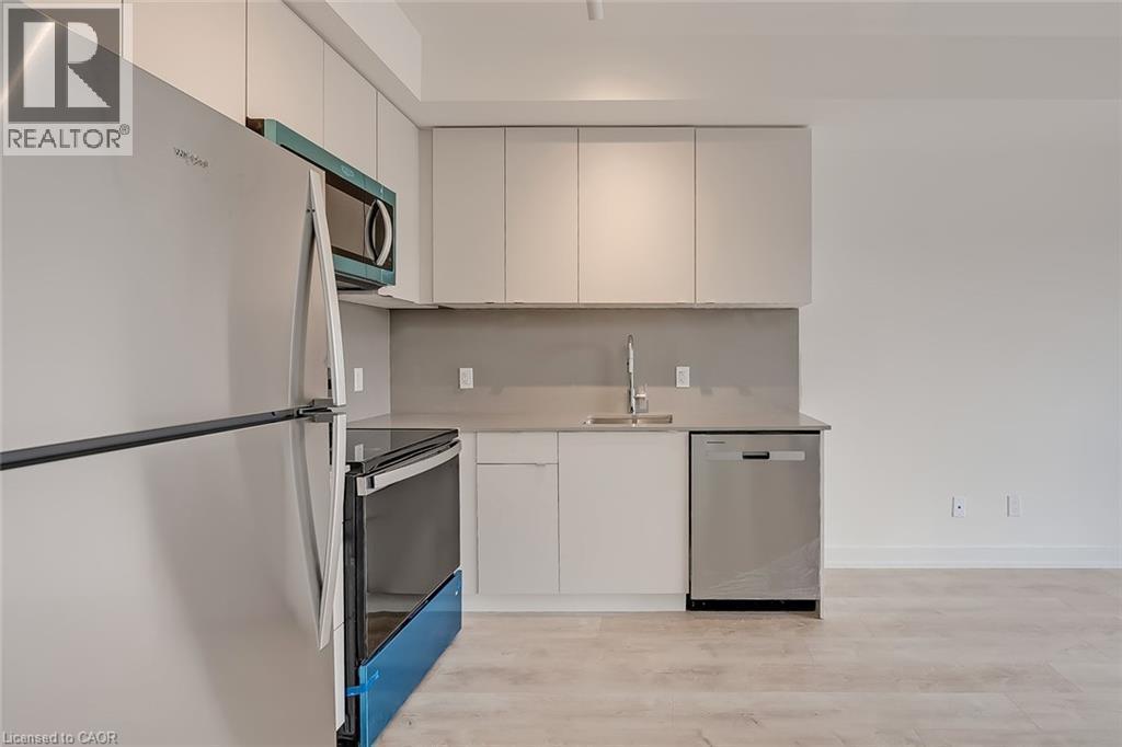 16 Melbourne Avenue Unit# 311B, St. Catharines, ON - Indoor Photo Showing Kitchen