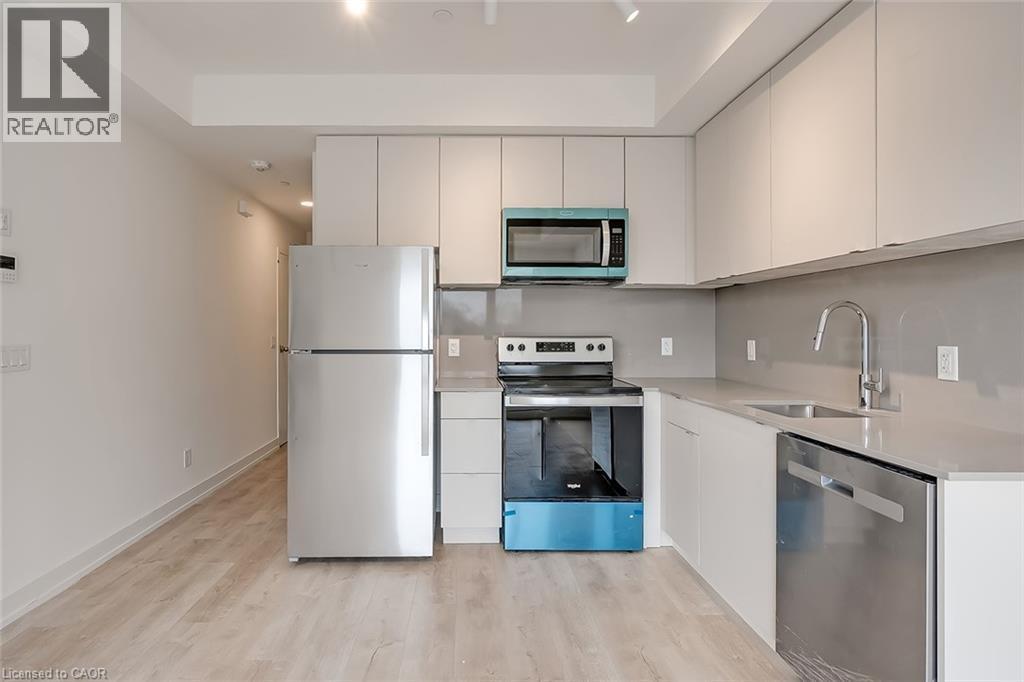 16 Melbourne Avenue Unit# 311B, St. Catharines, ON - Indoor Photo Showing Kitchen With Stainless Steel Kitchen