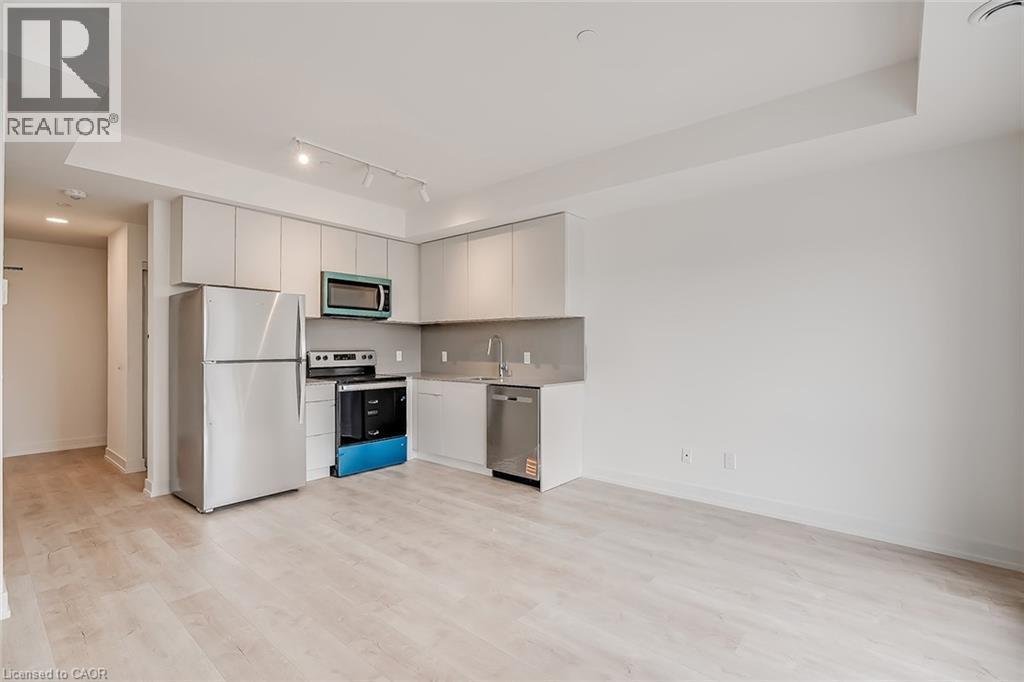 16 Melbourne Avenue Unit# 311B, St. Catharines, ON - Indoor Photo Showing Kitchen With Stainless Steel Kitchen