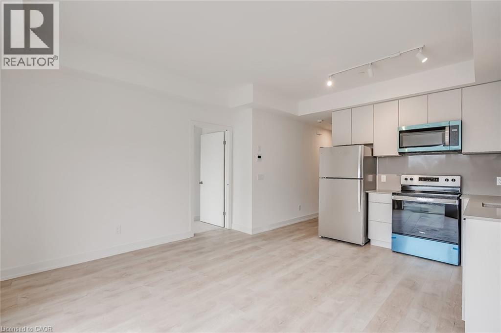 16 Melbourne Avenue Unit# 311B, St. Catharines, ON - Indoor Photo Showing Kitchen With Stainless Steel Kitchen