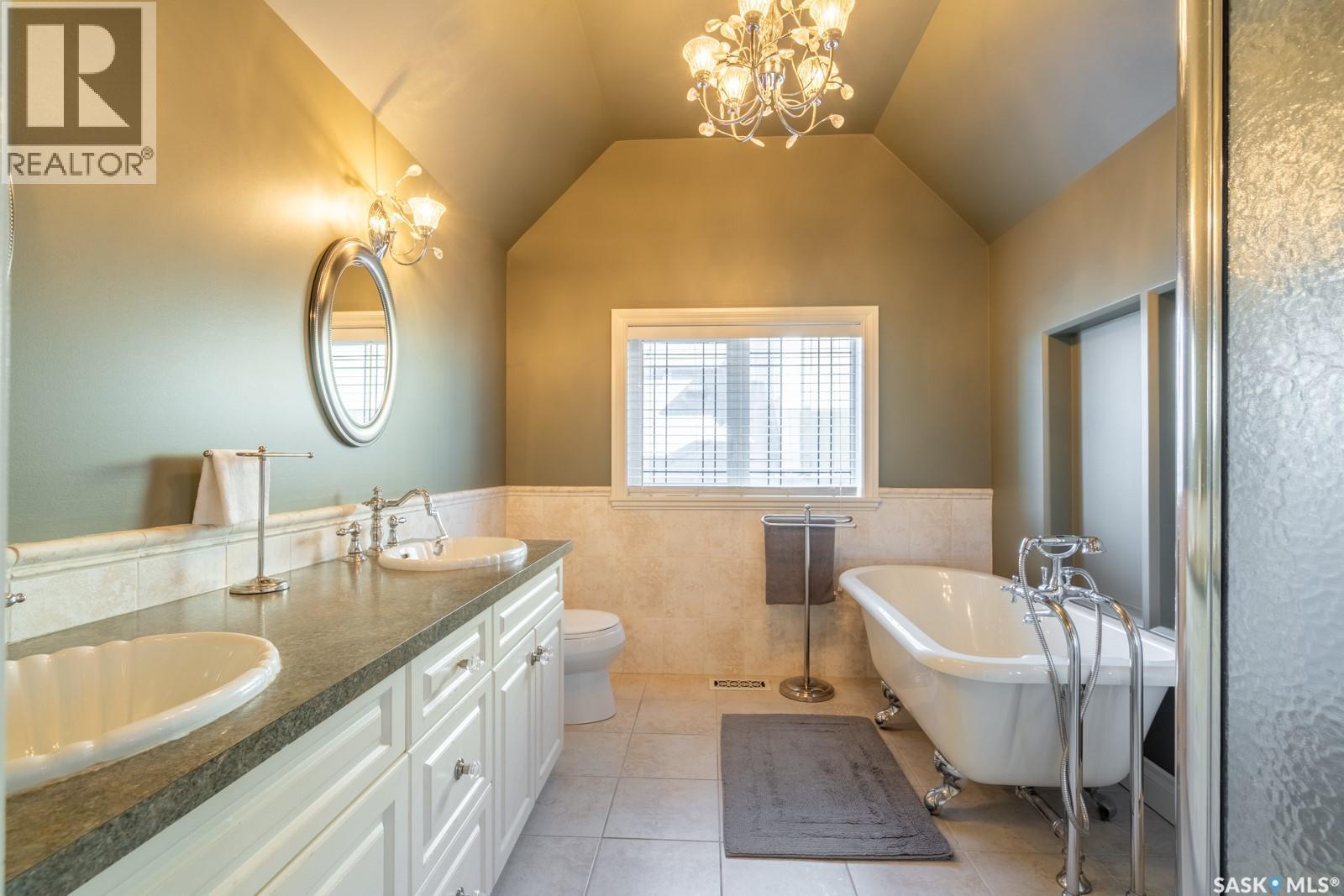 2514 Broderick Road, Regina, SK - Indoor Photo Showing Bathroom