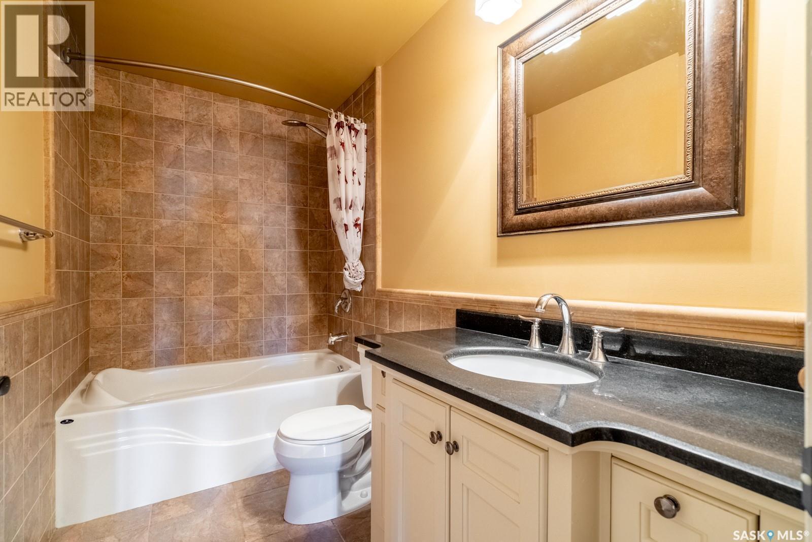 2514 Broderick Road, Regina, SK - Indoor Photo Showing Bathroom