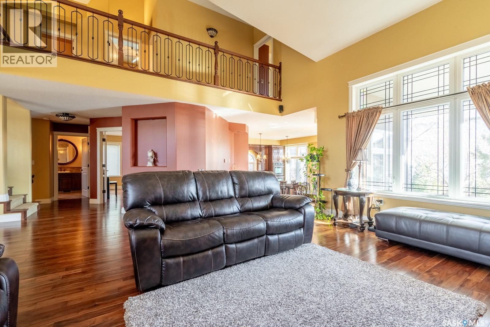 2514 Broderick Road, Regina, SK - Indoor Photo Showing Living Room