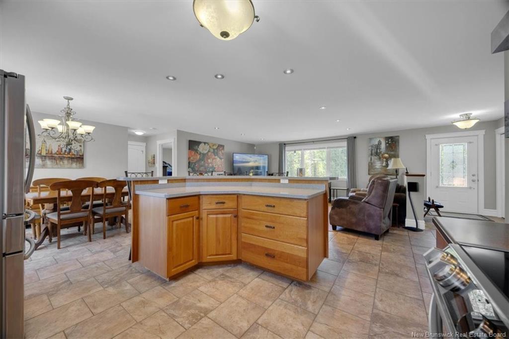 735 Hillcrest Rd, Saint John, NB