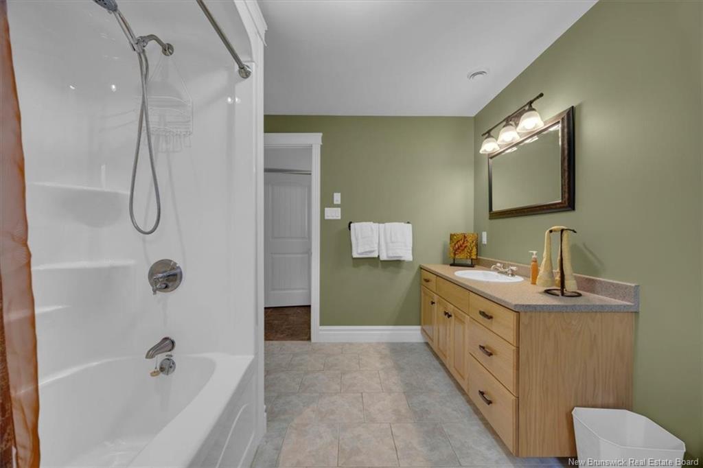 735 Hillcrest Rd, Saint John, NB