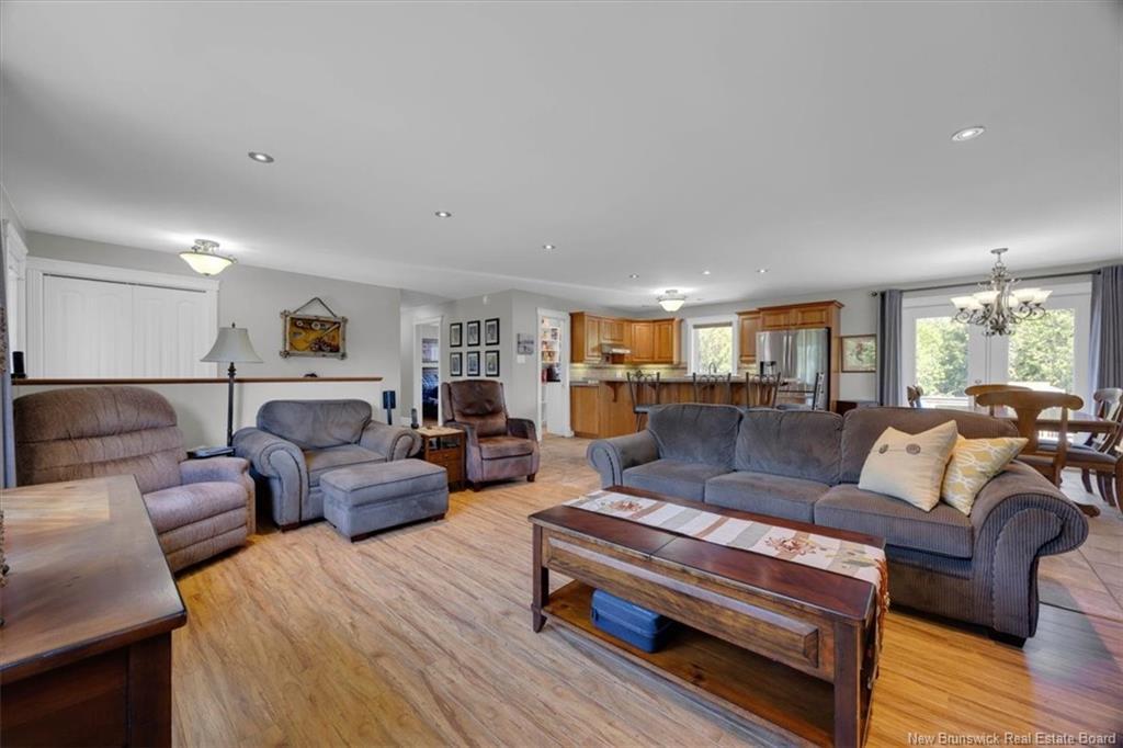 735 Hillcrest Rd, Saint John, NB