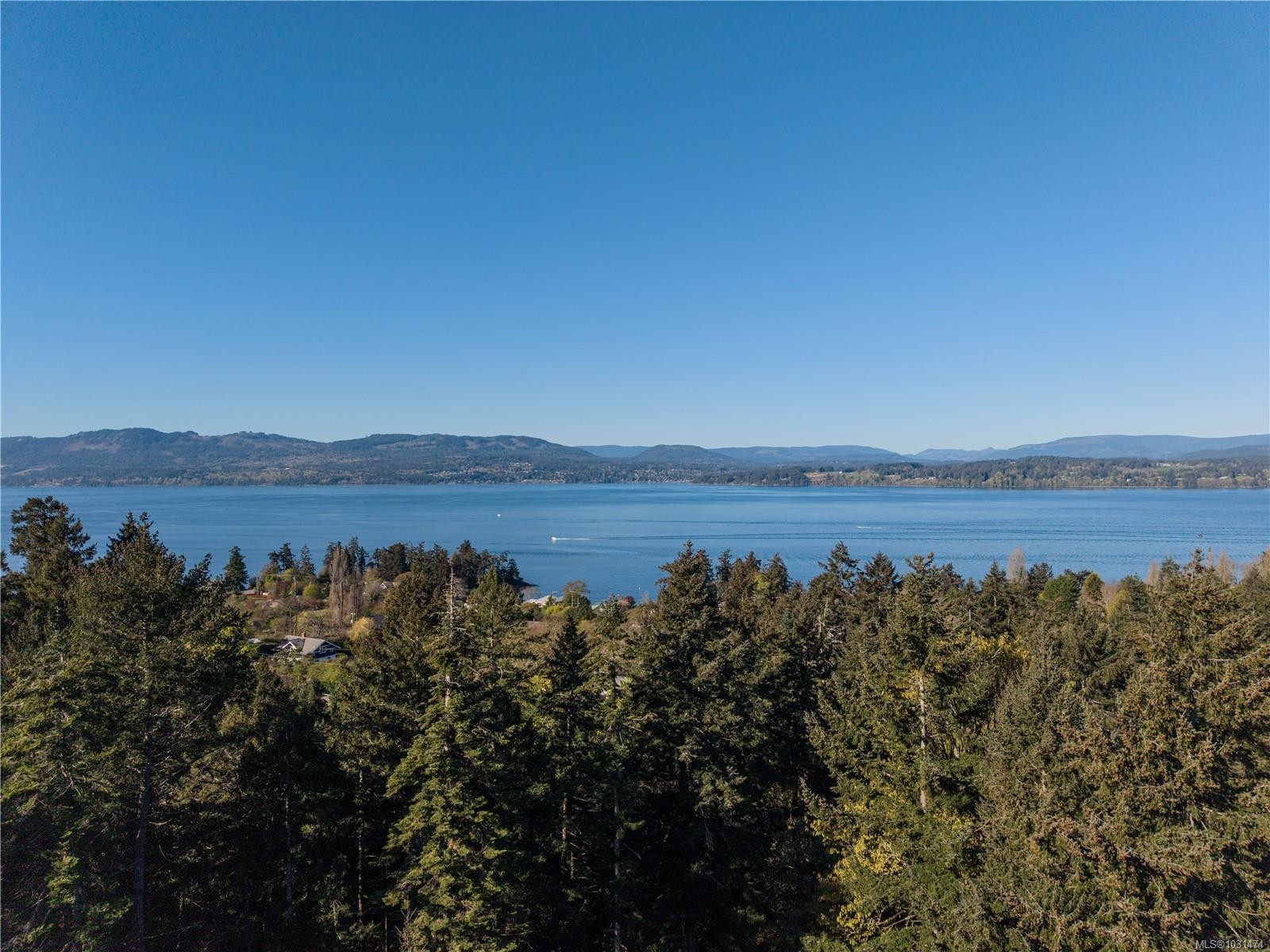 537 Cromar Rd, North Saanich, BC