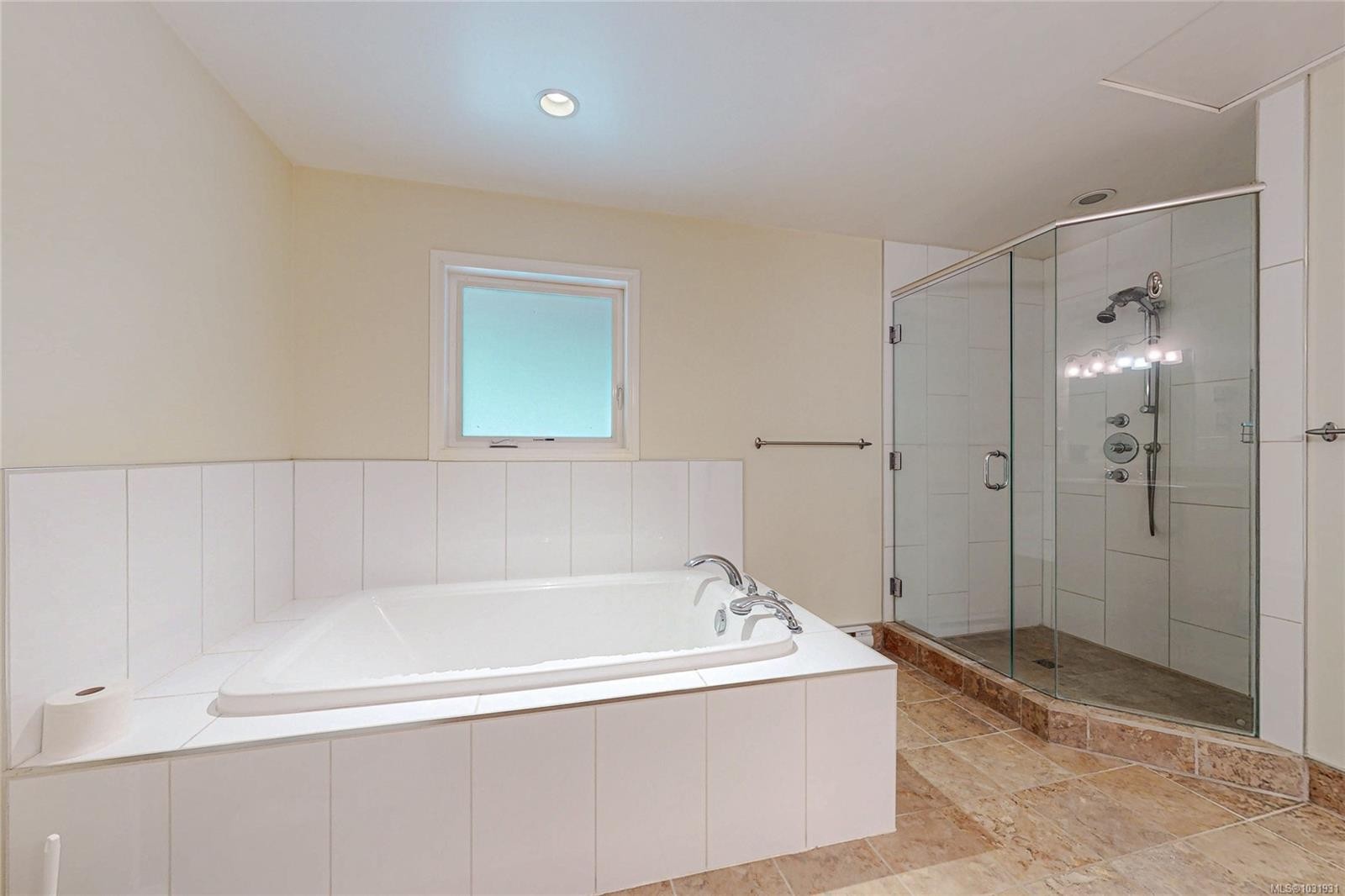 1671 Fulford-Ganges Rd, Salt Spring, BC