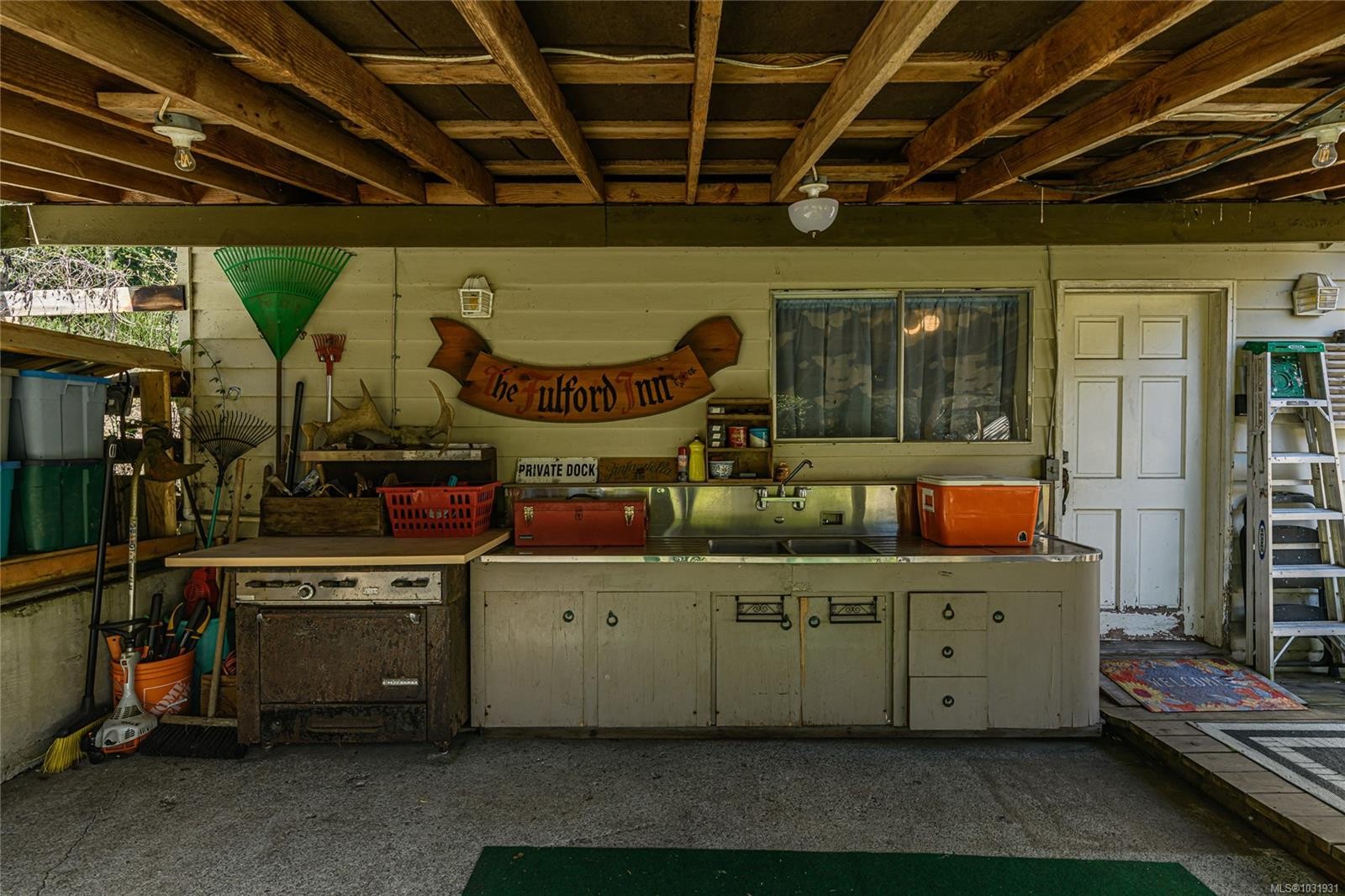 1671 Fulford-Ganges Rd, Salt Spring, BC