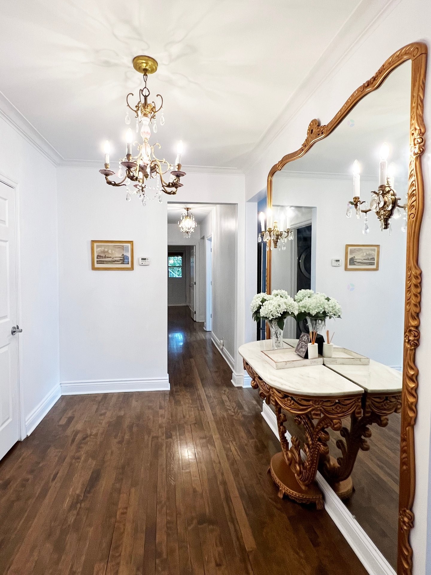 Hall d'entrée/Vestibule - 4672 Av. Lacombe, Montréal (Côte-Des-Neiges/Notre-Dame-De-Grâce), QC - Indoor Photo Showing Dining Room