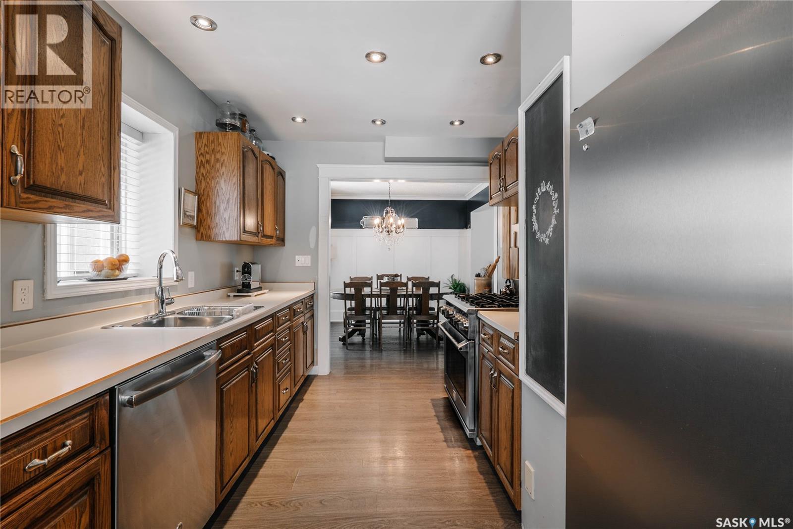 3119 Ortona Street, Saskatoon, SK - Indoor Photo Showing Kitchen With Double Sink