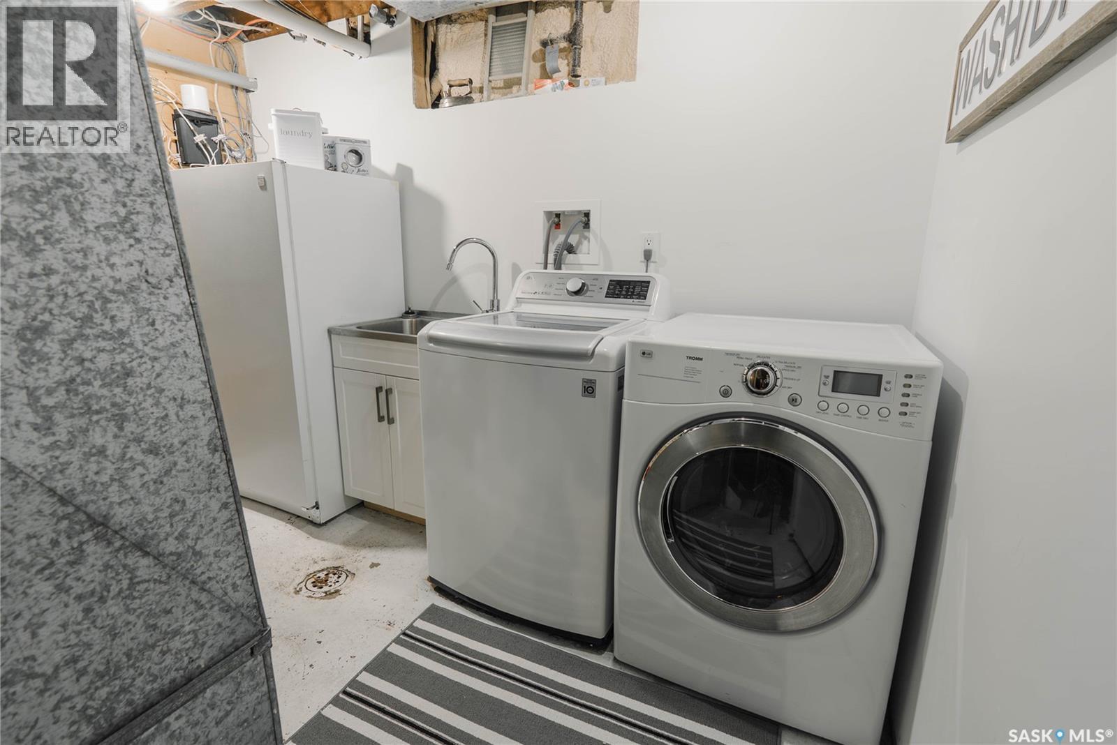 3119 Ortona Street, Saskatoon, SK - Indoor Photo Showing Laundry Room