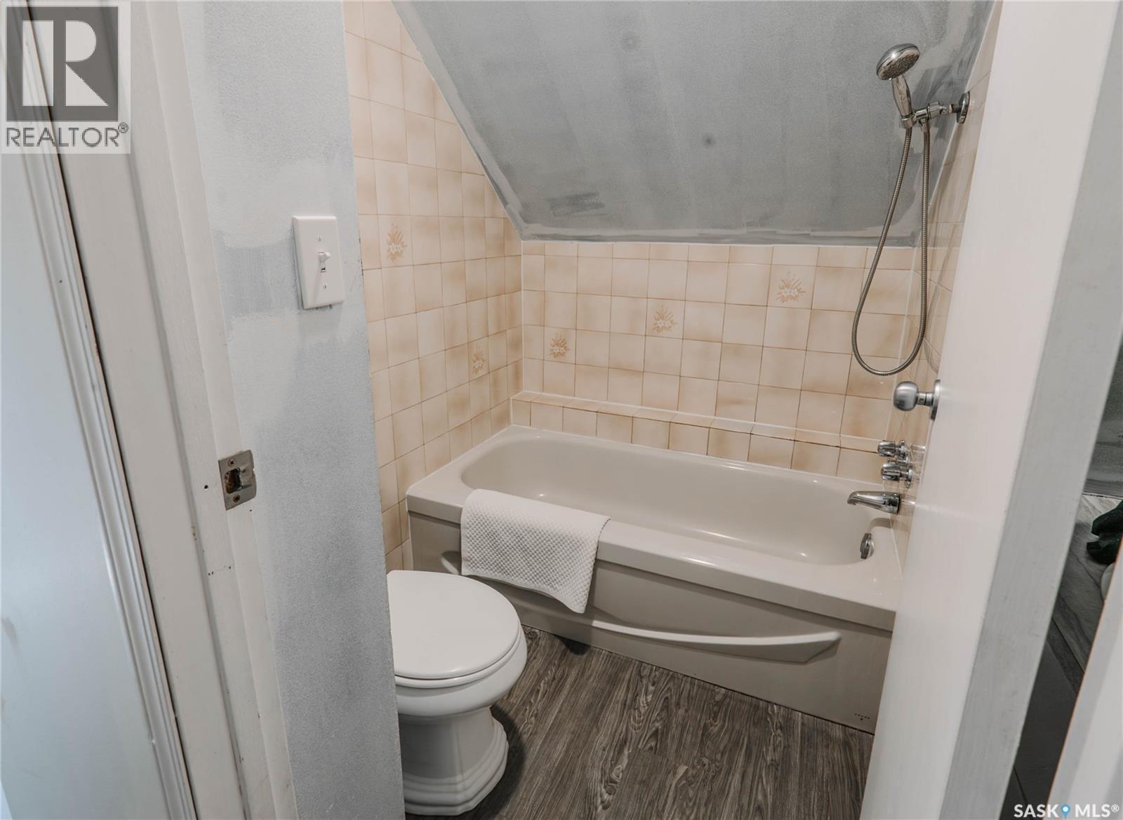 3119 Ortona Street, Saskatoon, SK - Indoor Photo Showing Bathroom