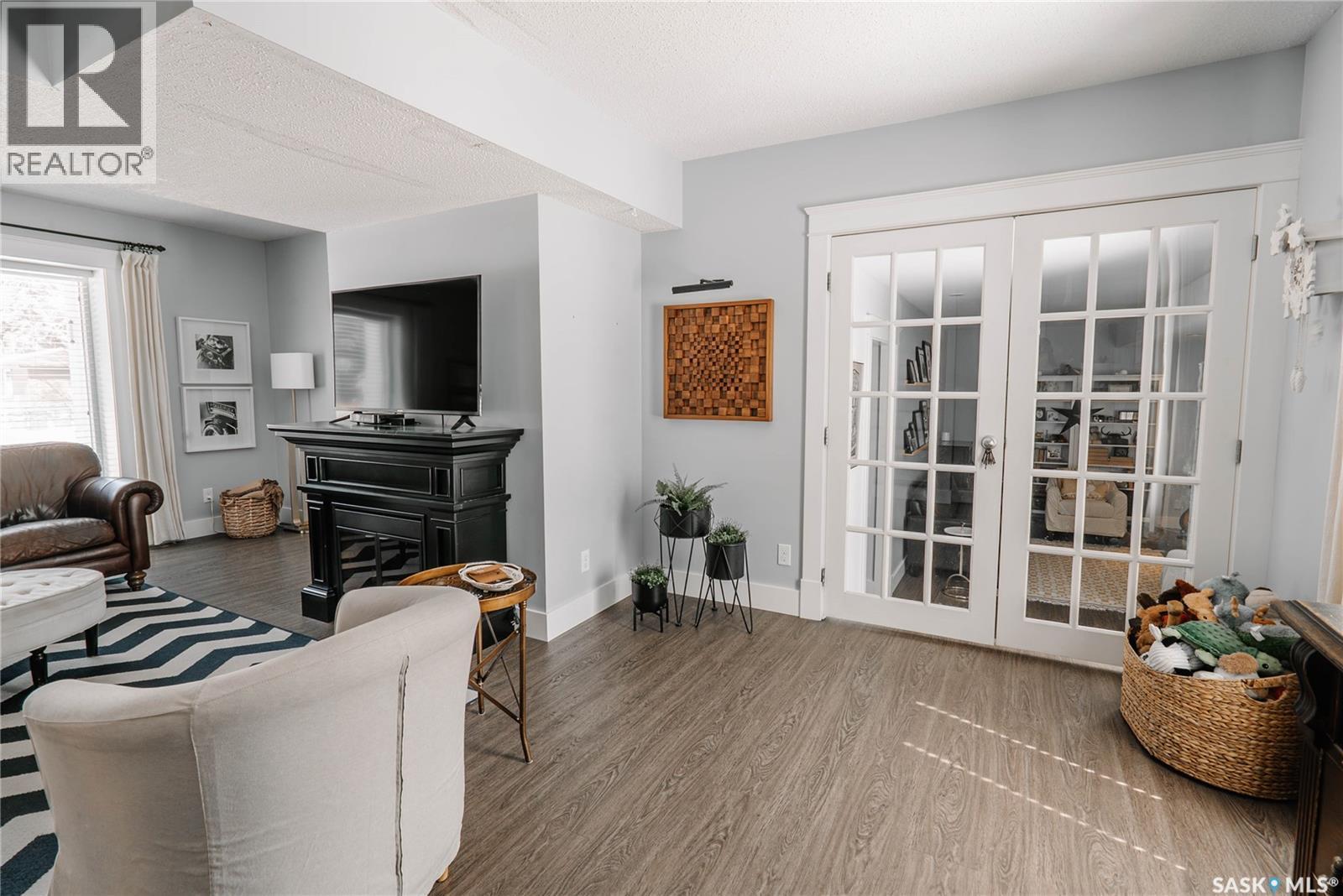 3119 Ortona Street, Saskatoon, SK - Indoor Photo Showing Living Room