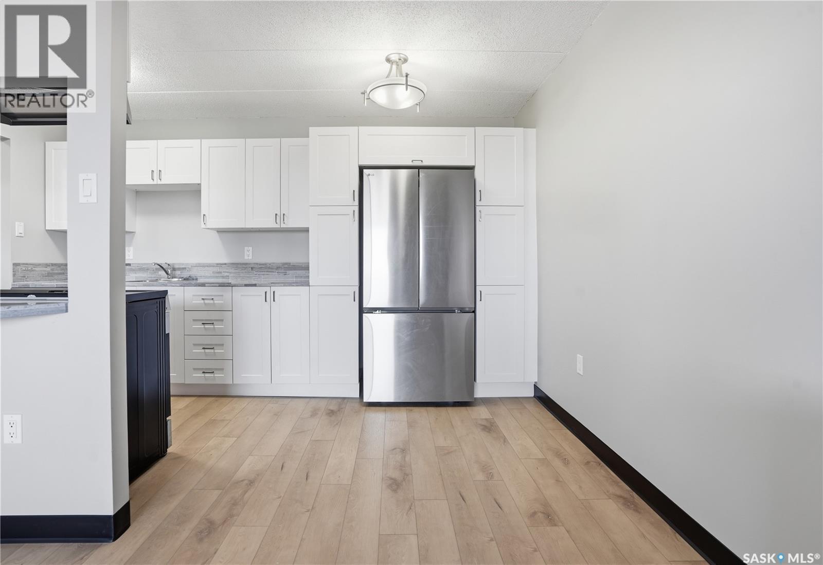 526 65 Westfield Drive, Regina, SK - Indoor Photo Showing Kitchen