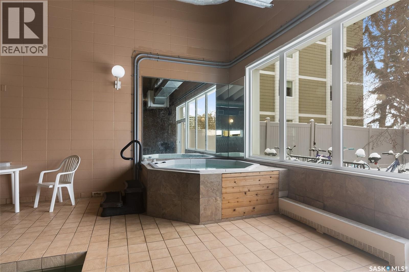 526 65 Westfield Drive, Regina, SK - Indoor Photo Showing Bathroom