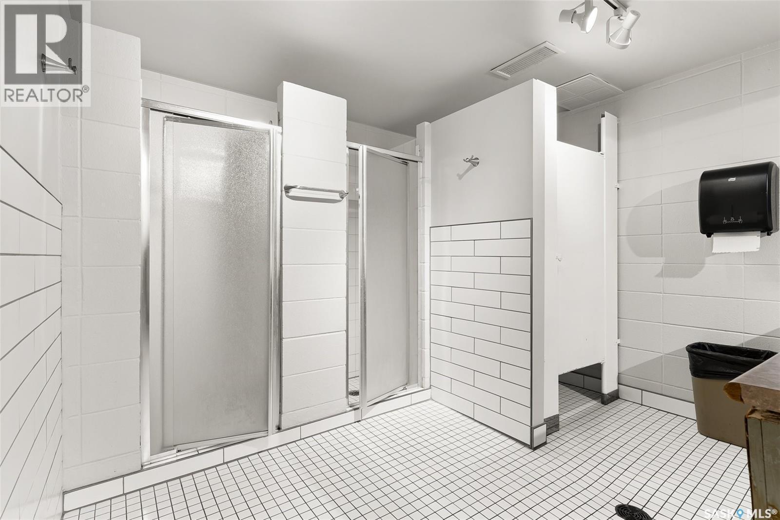 526 65 Westfield Drive, Regina, SK - Indoor Photo Showing Bathroom