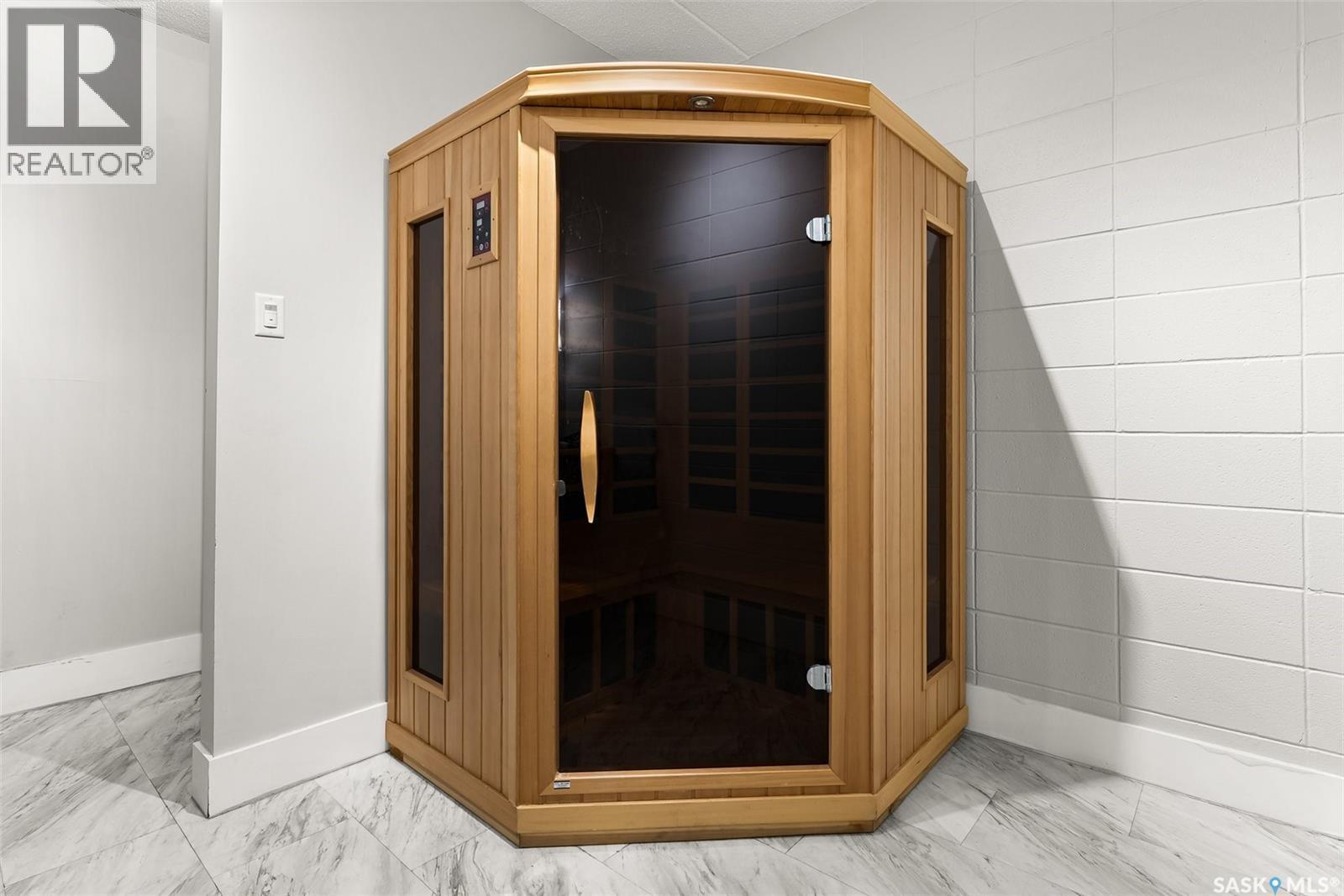 526 65 Westfield Drive, Regina, SK - Indoor