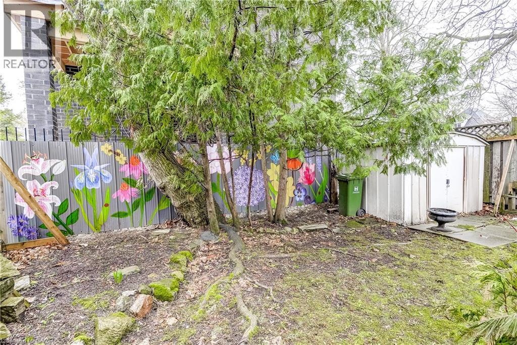 View of yard featuring a storage shed - 315 Aberdeen Avenue, Hamilton, ON - Outdoor