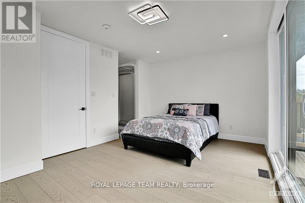 PRIMARY BEDROOM - 828 Alpine Avenue, Ottawa, ON - Indoor Photo Showing Bedroom