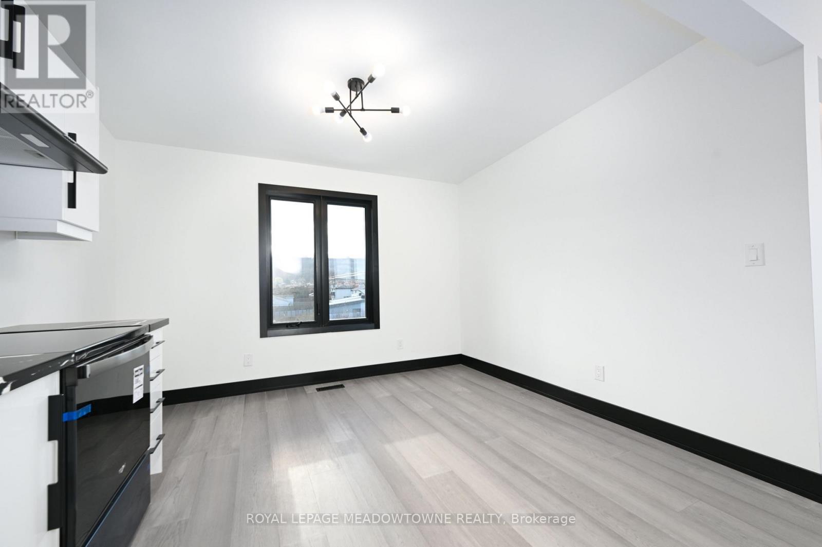 374 Highway 8, Hamilton, ON - Indoor
