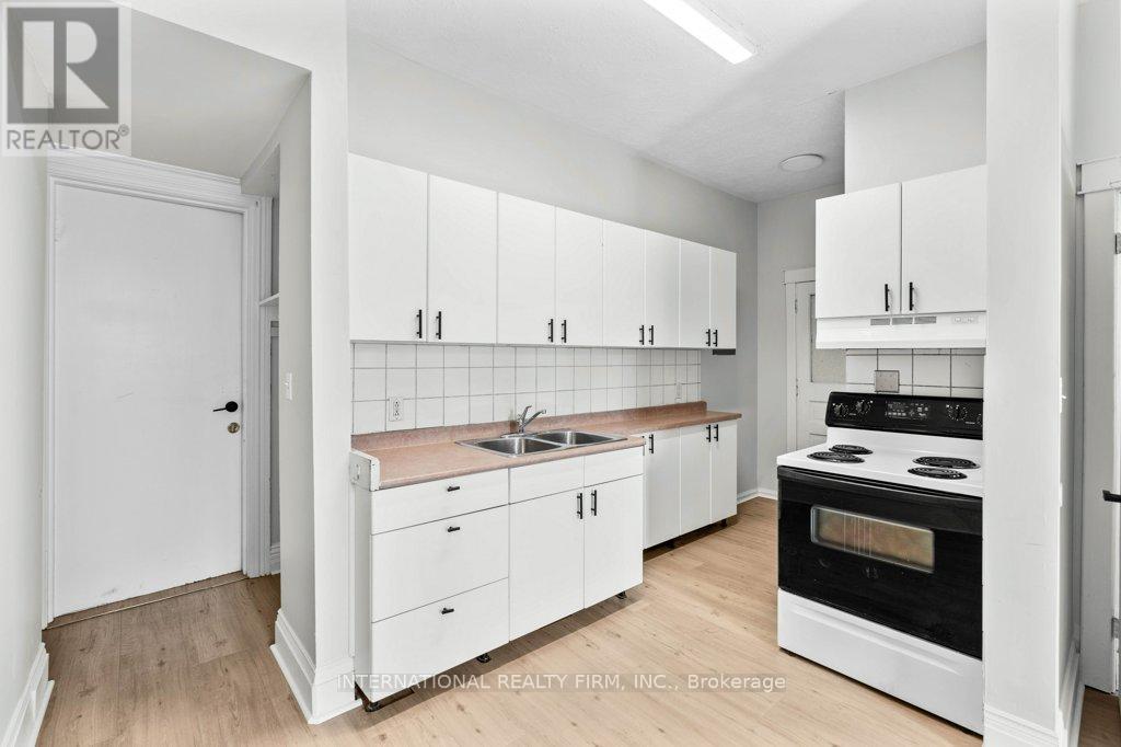 67 Ontario Avenue, Hamilton, ON - Indoor Photo Showing Kitchen With Double Sink
