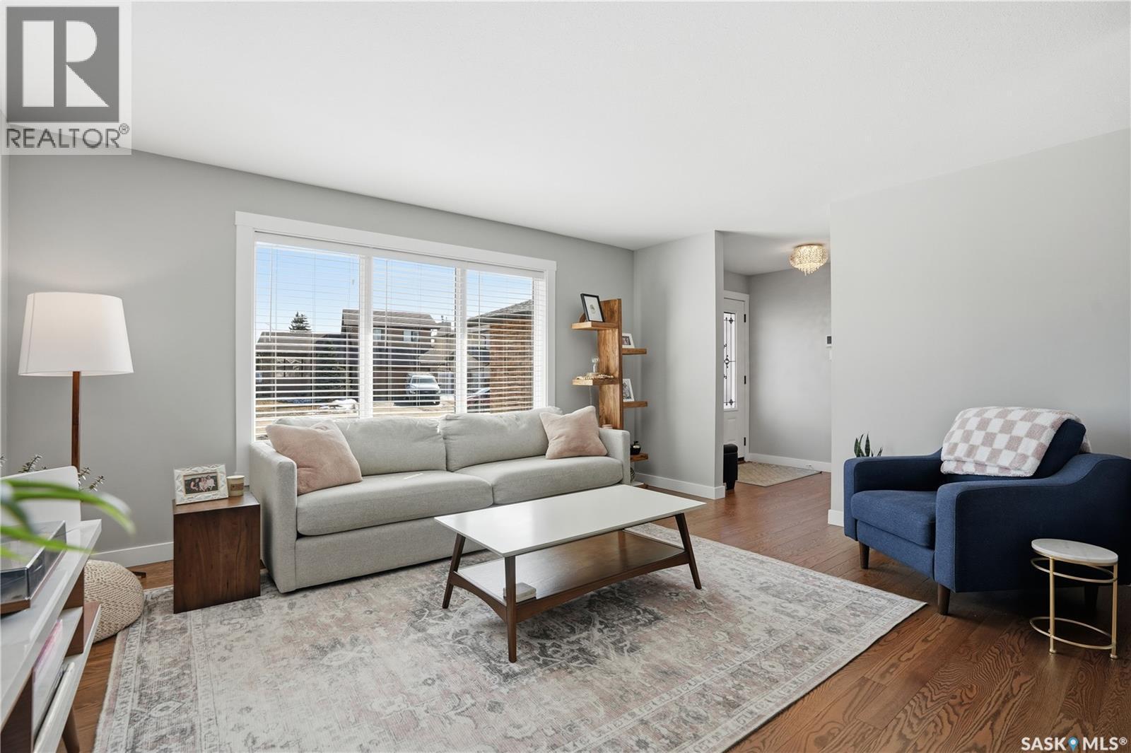 2206 Mahony Crescent, Regina, SK - Indoor Photo Showing Living Room