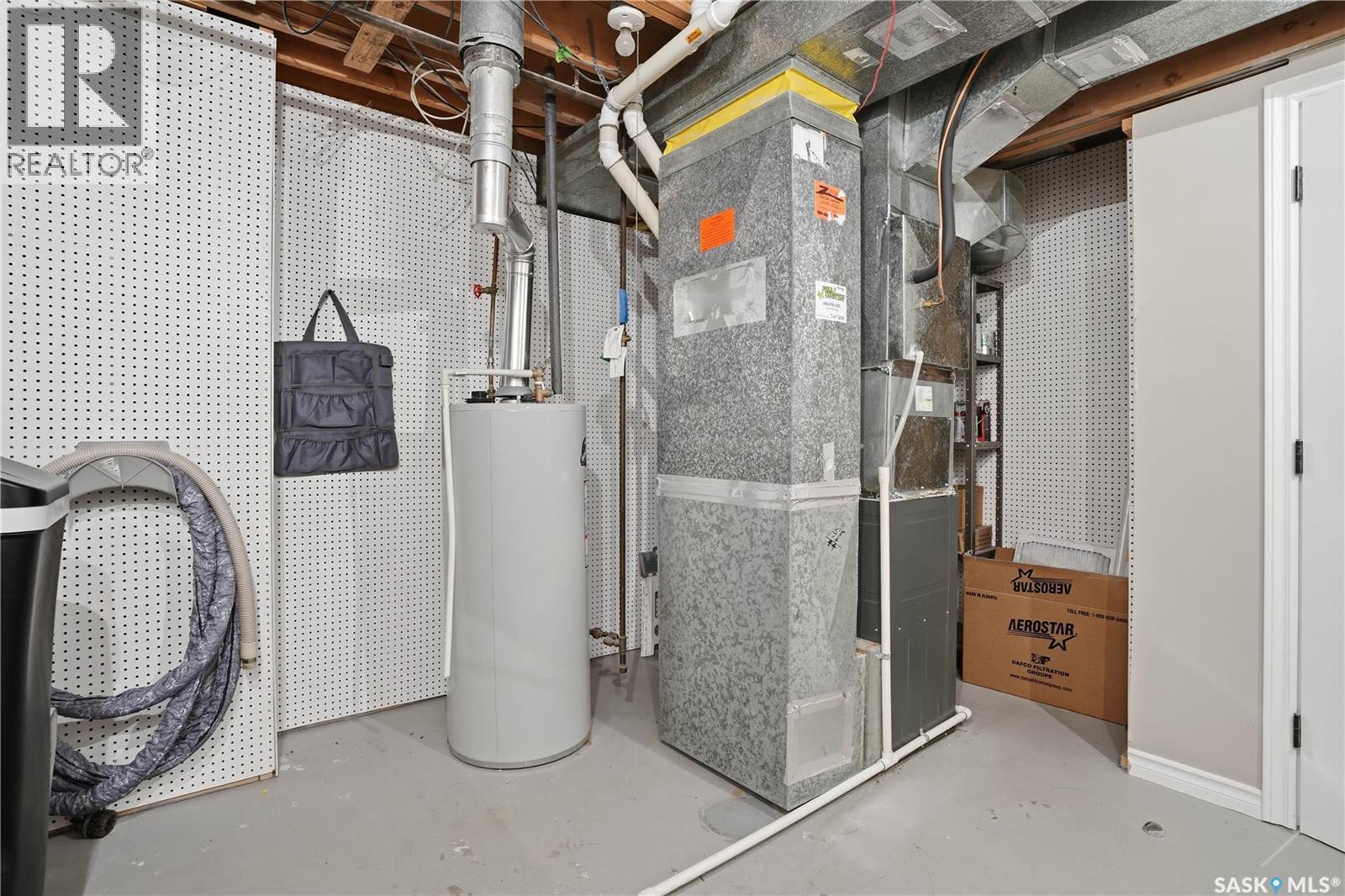 2206 Mahony Crescent, Regina, SK - Indoor Photo Showing Basement